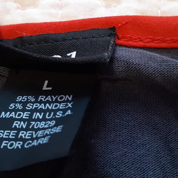 Keyhole Back Tank Top - Picture 5 of 5